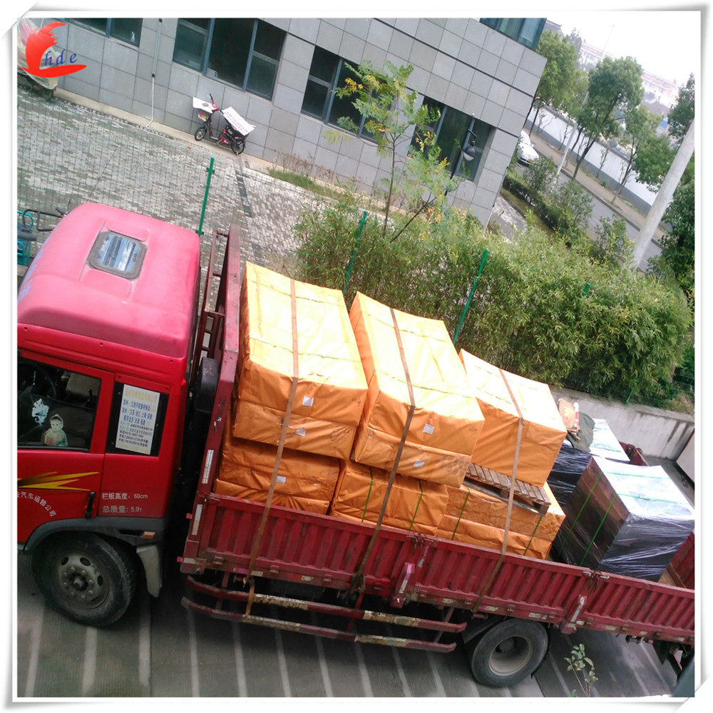 4月20日，重庆何总订购HDPE板材25吨